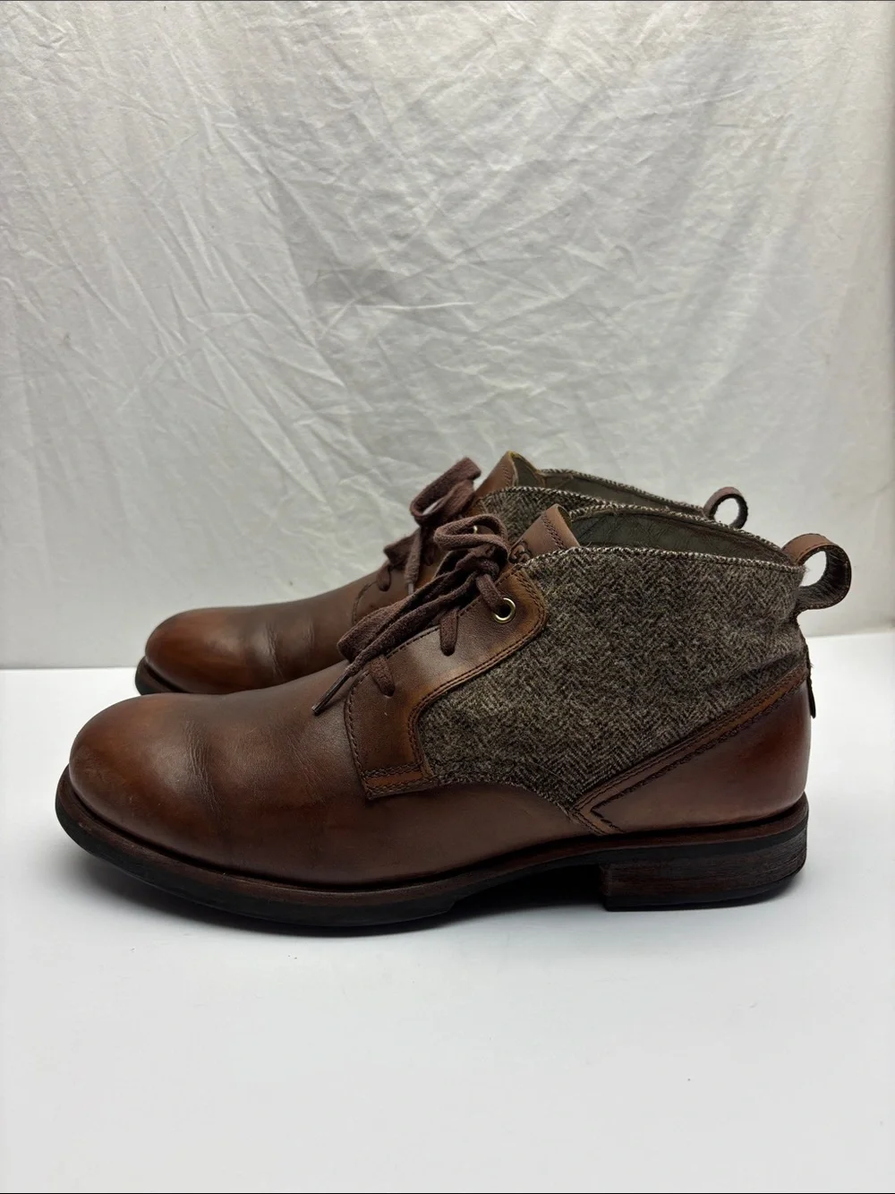 UGG Men's Brown Leather & Tweed Chukka Boots, SZ 14, box 23